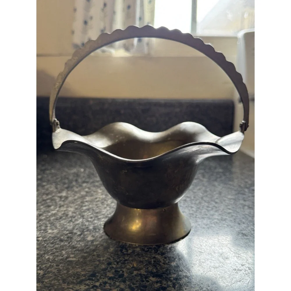 Vintage Brass Basket Ruffled Edge With Handle, Trinket Dish, Ashtray,‎ Decor